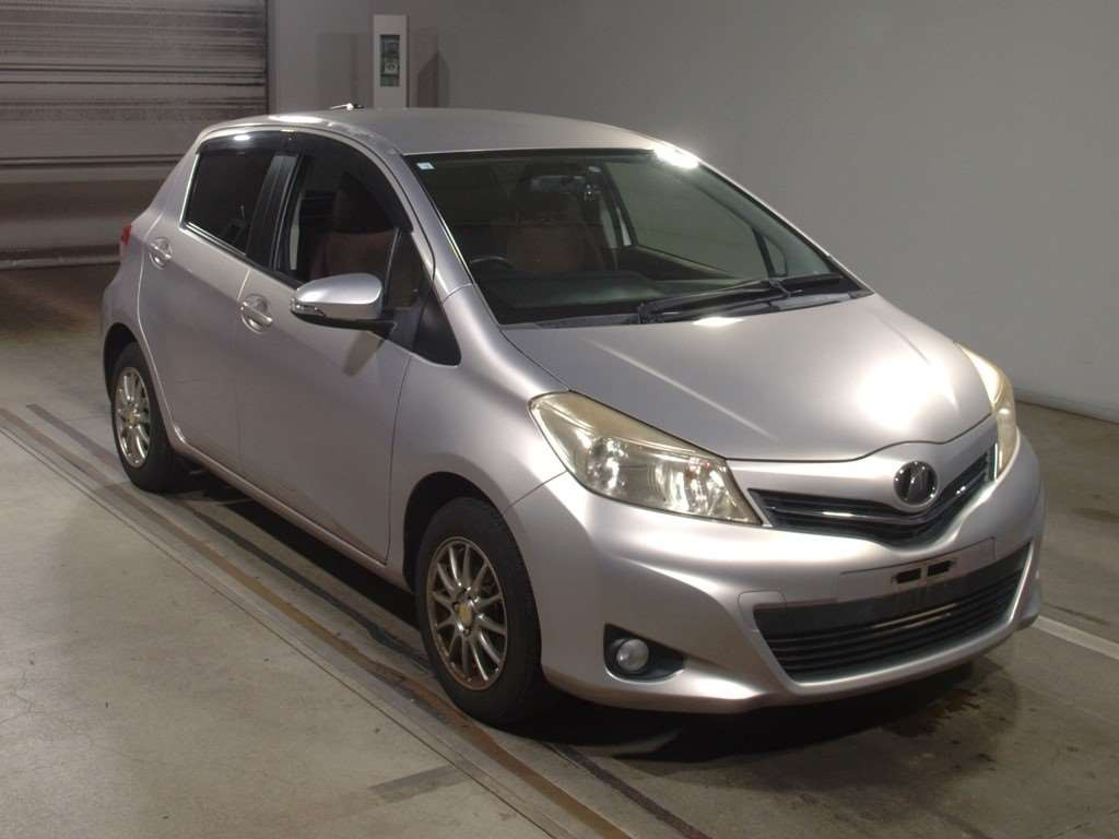 2012 Toyota Vitz KSP130[2]