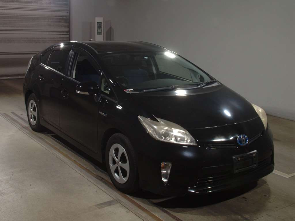 2014 Toyota Prius ZVW30[2]