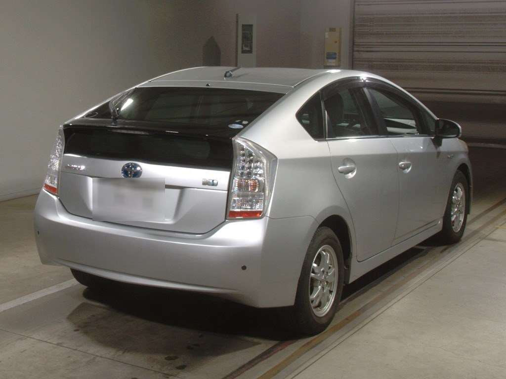 2010 Toyota Prius ZVW30[1]