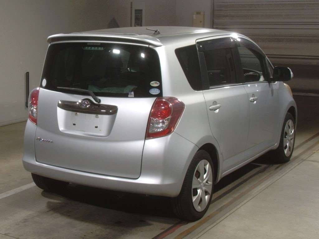 2010 Toyota Ractis NCP100[1]