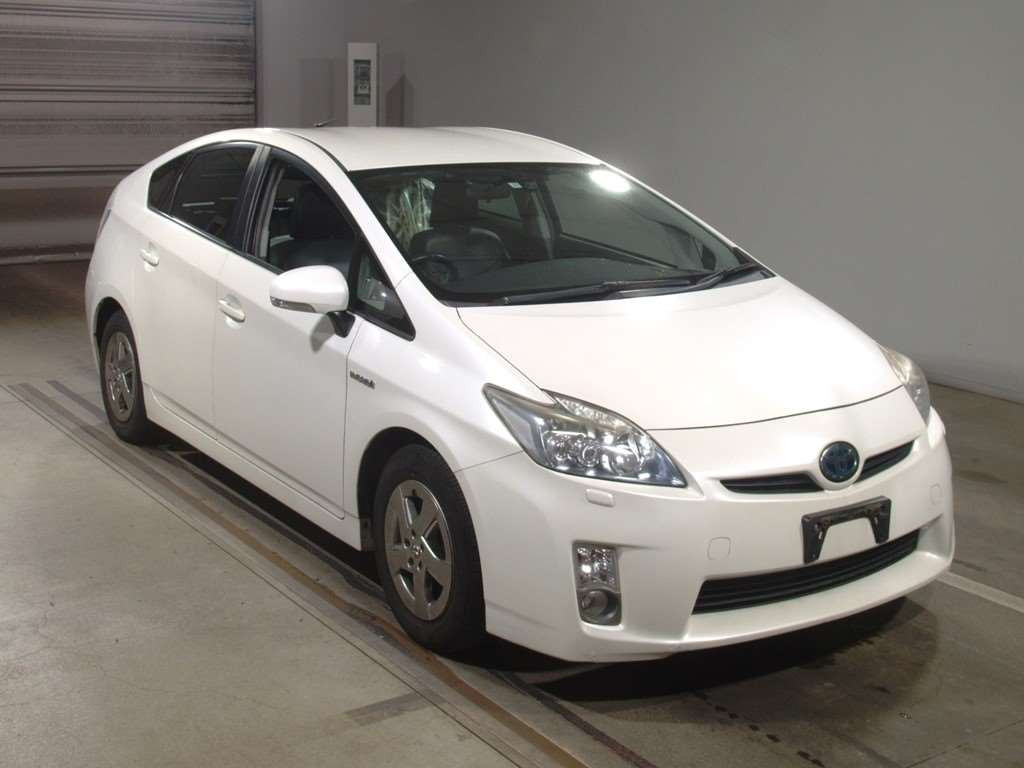 2011 Toyota Prius ZVW30[2]