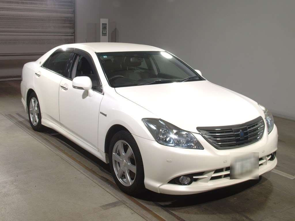 2008 Toyota Crown Hybrid GWS204[2]