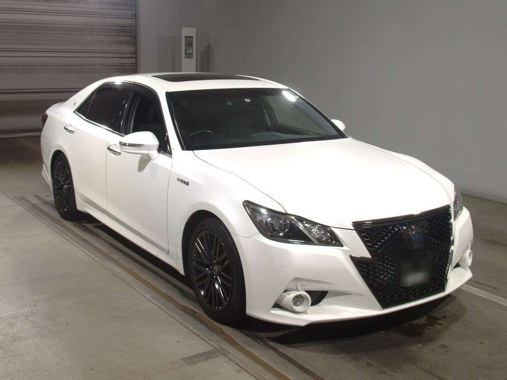 2015 Toyota Crown Hybrid AWS210[2]