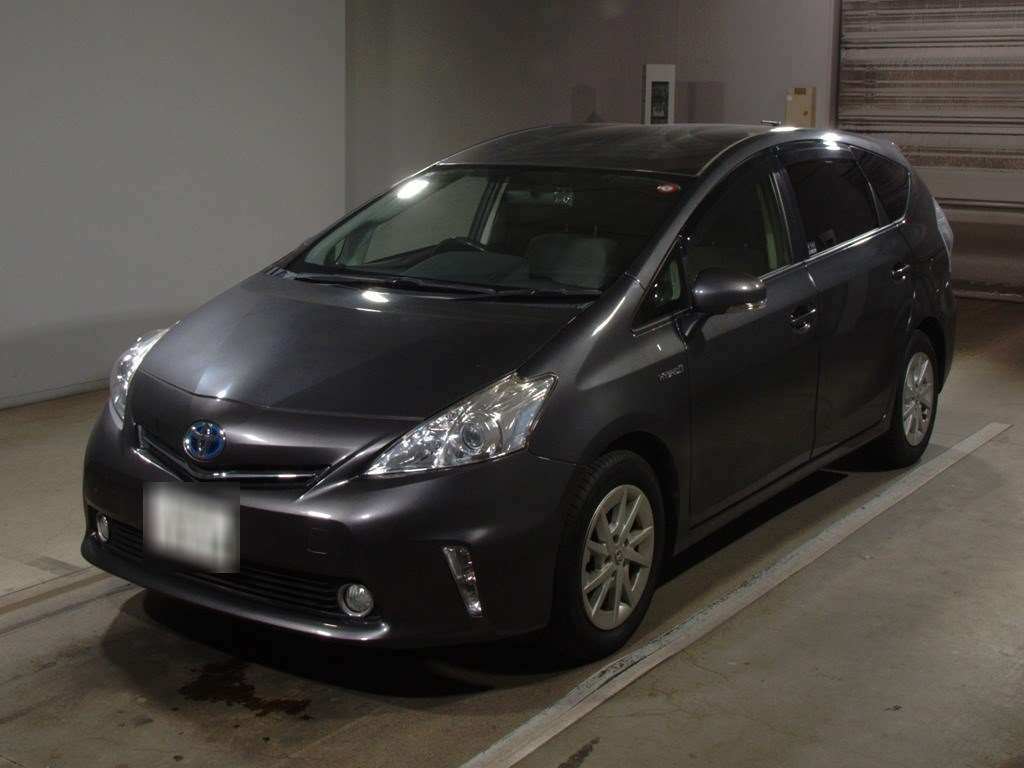 2014 Toyota Prius alpha ZVW41W[0]