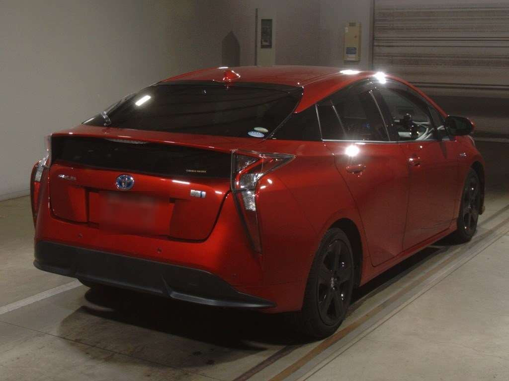 2016 Toyota Prius ZVW51[1]