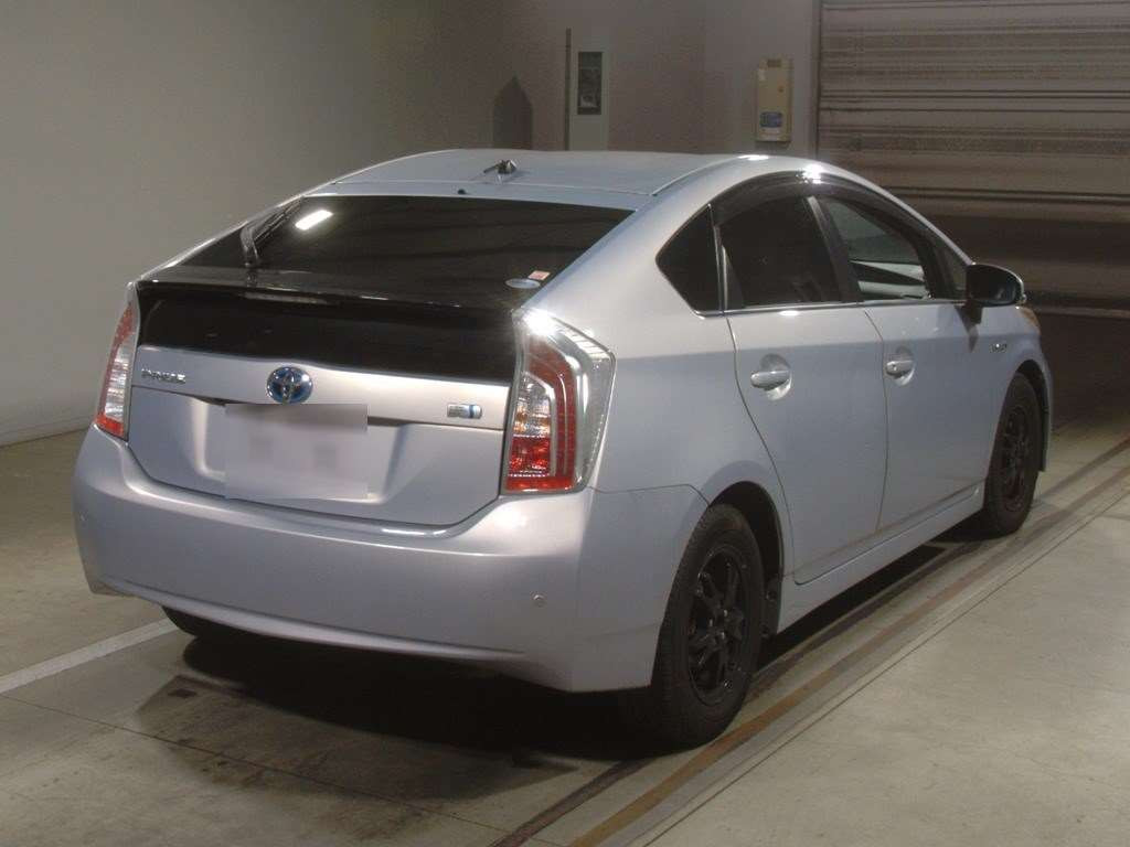 2015 Toyota Prius ZVW30[1]