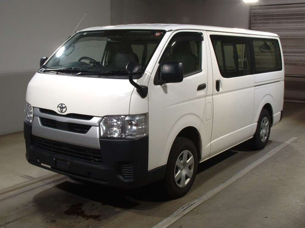 2021 Toyota Hiace Van GDH206V[0]