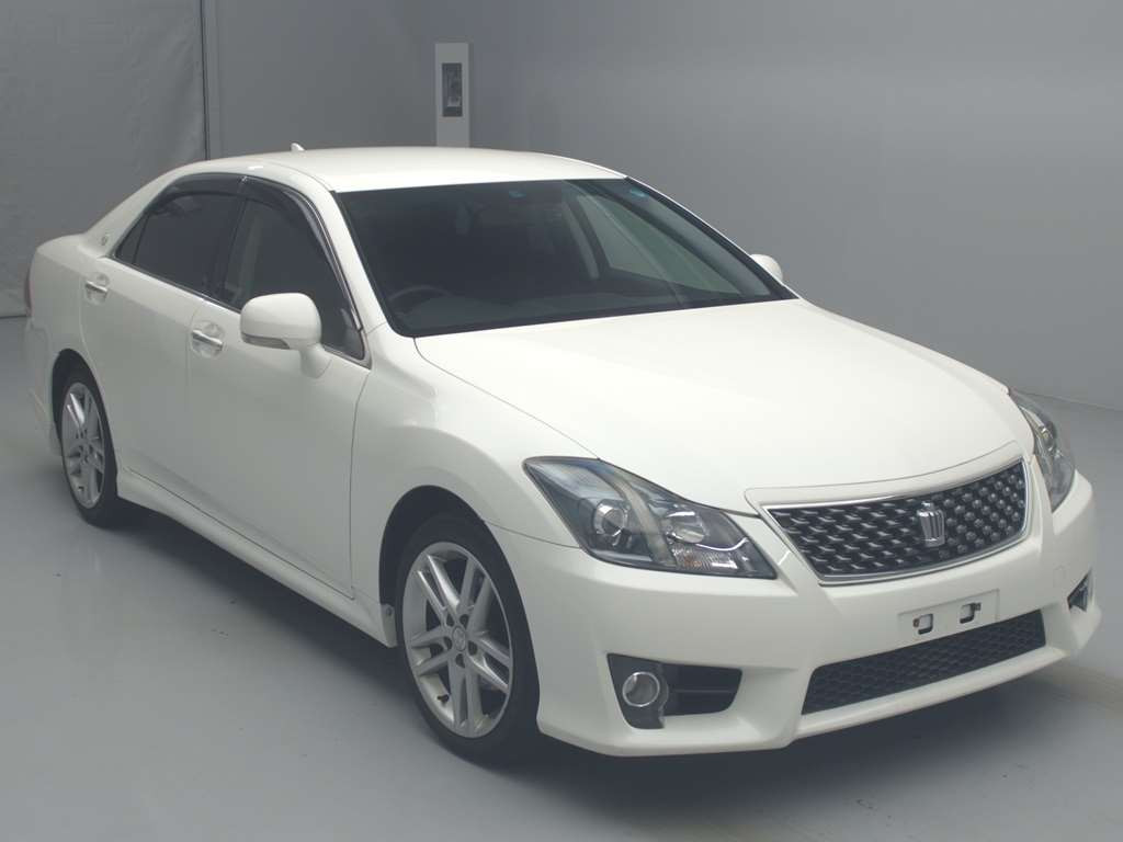 2011 Toyota Crown GRS200[2]