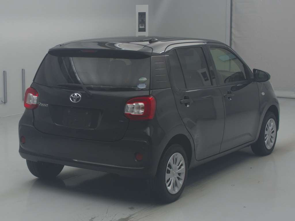 2017 Toyota Passo M700A[1]