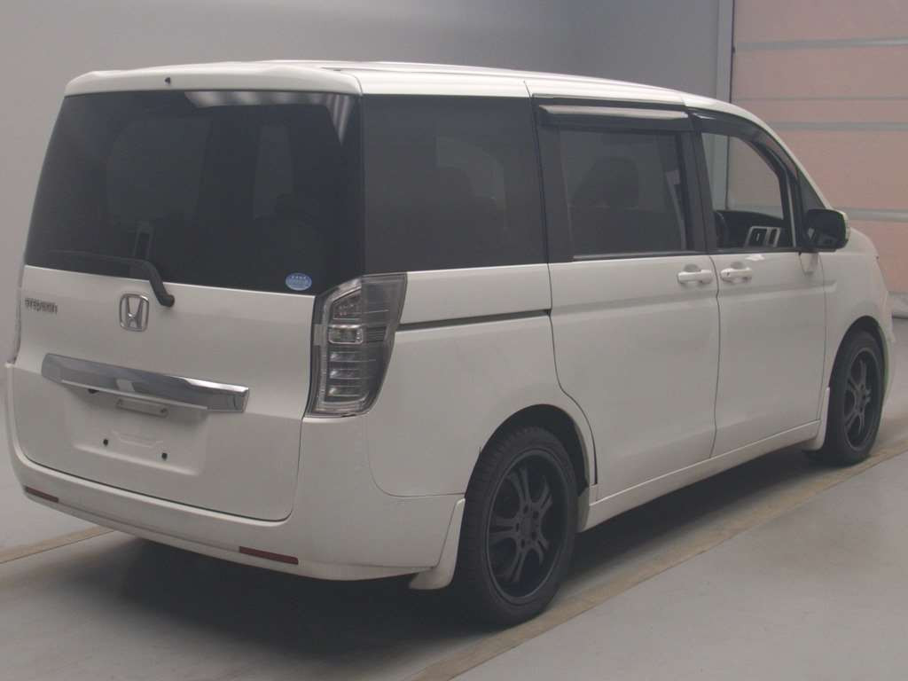 2013 Honda Step WGN RK1[1]