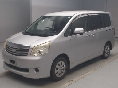 2011 Toyota Noah