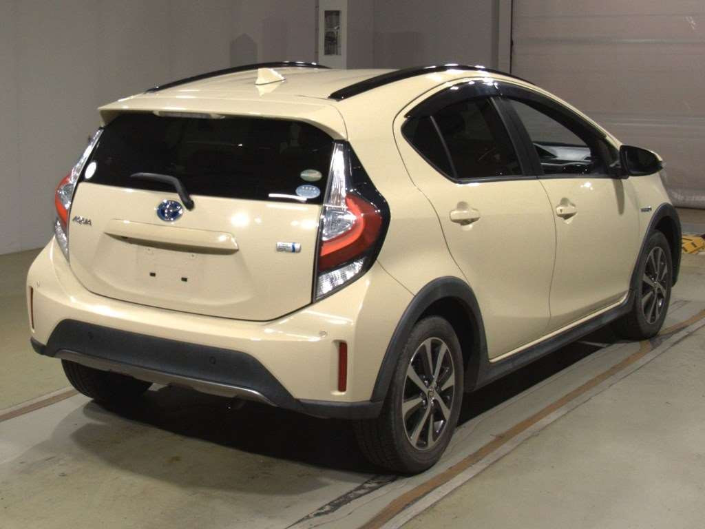 2019 Toyota Aqua NHP10H[1]