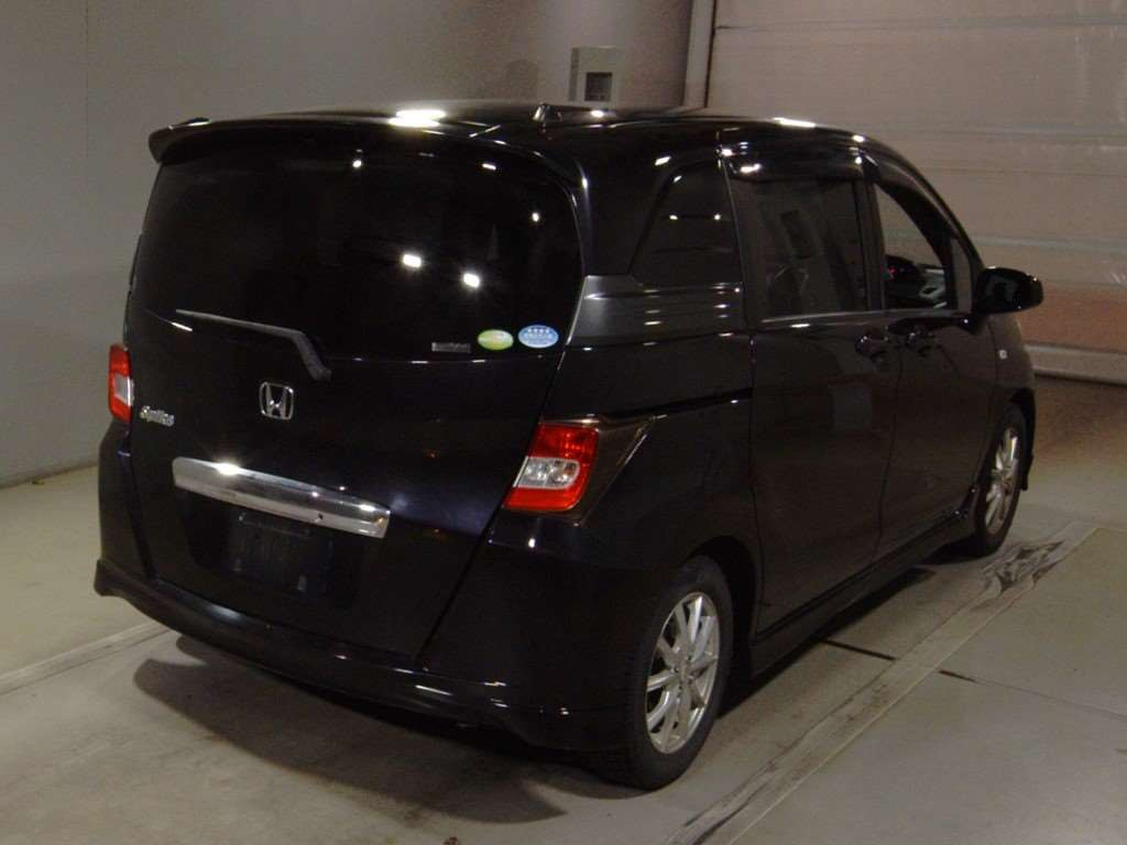 2010 Honda Freed Spike GB3[1]