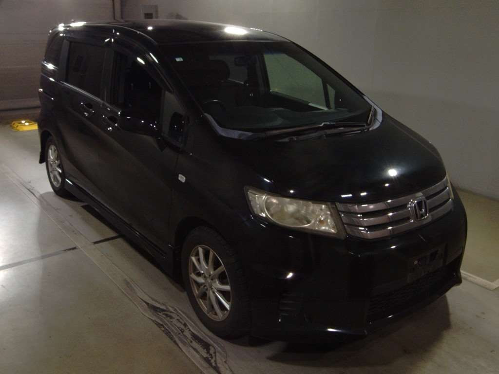 2010 Honda Freed Spike GB3[2]