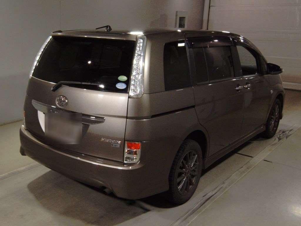 2014 Toyota Isis ZGM15W[1]