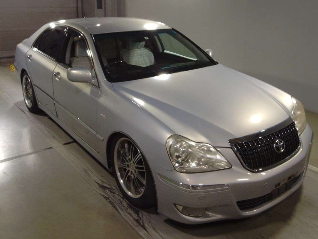 2007 Toyota Crown Majesta UZS186[2]