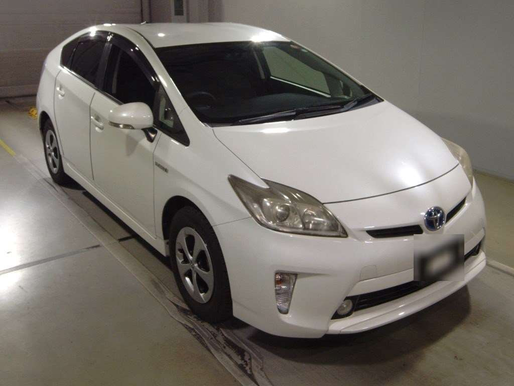 2012 Toyota Prius ZVW30[2]