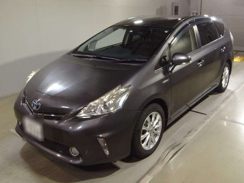 2014 Toyota Prius alpha ZVW41W[0]