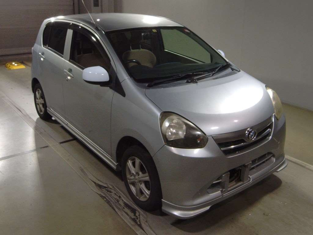 2012 Daihatsu Mira es LA300S[2]