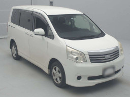 2011 Toyota Noah