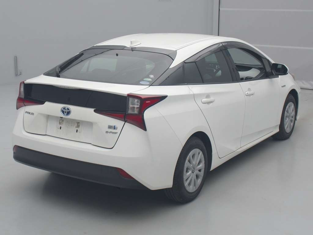 2019 Toyota Prius ZVW55[1]