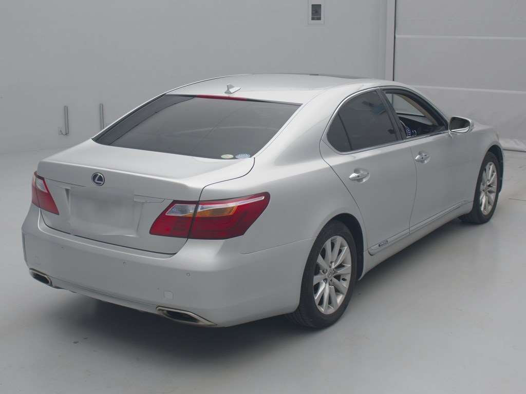 2010 Lexus LS UVF45[1]