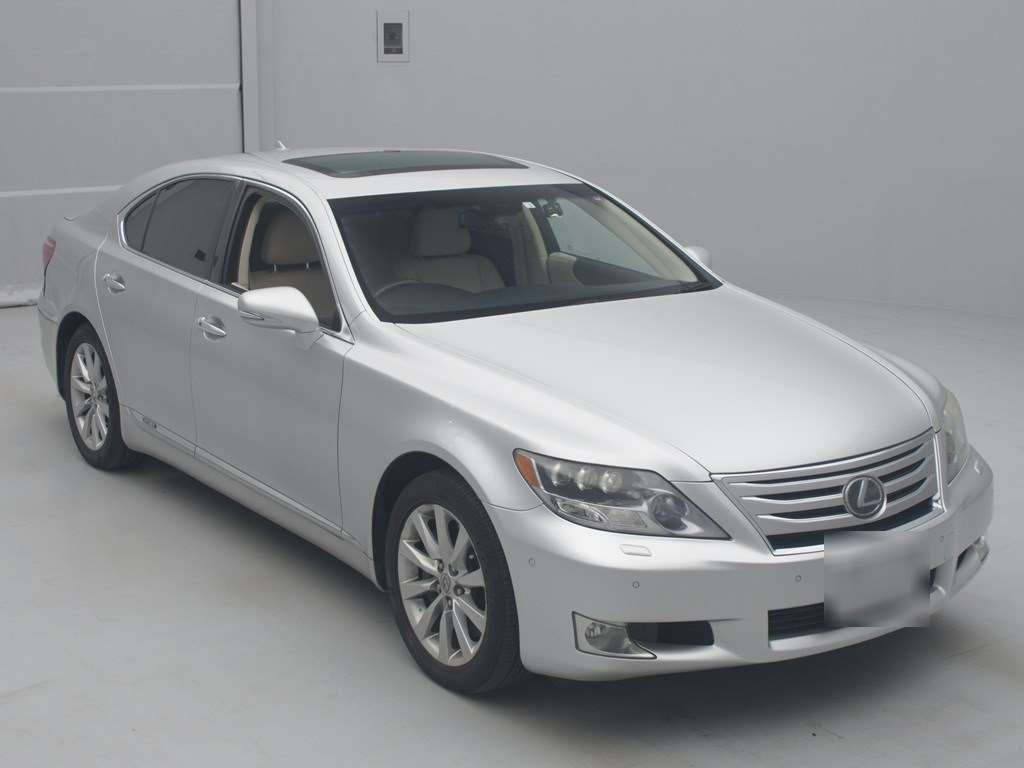 2010 Lexus LS UVF45[2]