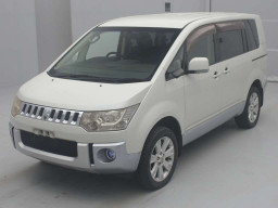 2010 Mitsubishi Delica D5