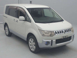 2010 Mitsubishi Delica D5