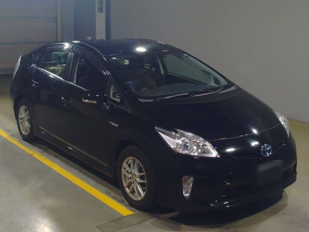 2015 Toyota Prius ZVW30[2]