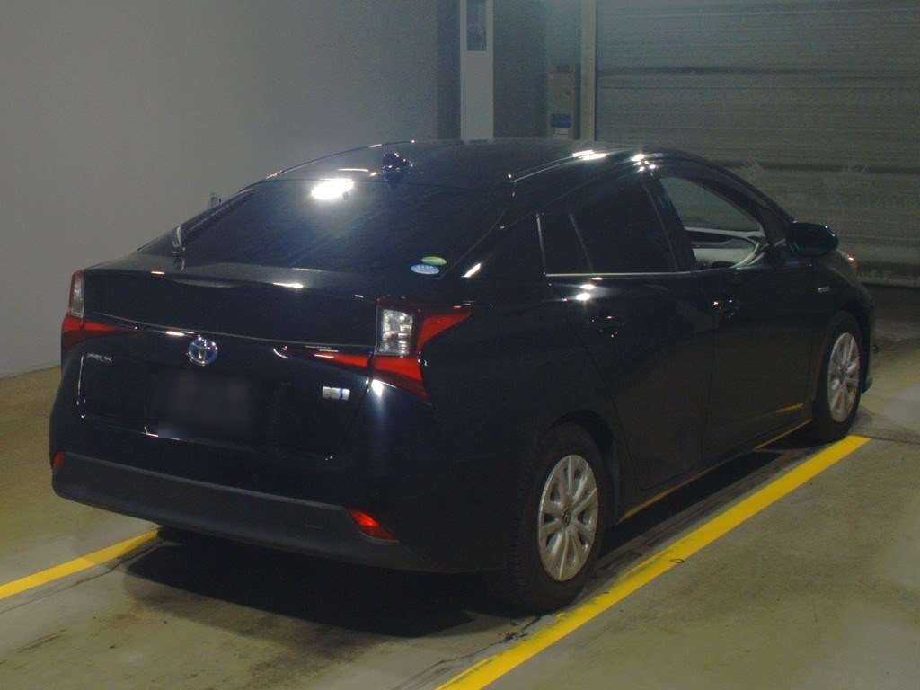 2019 Toyota Prius ZVW51[1]