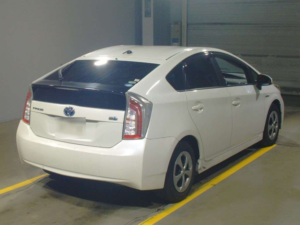 2014 Toyota Prius ZVW30[1]