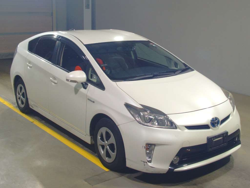 2014 Toyota Prius ZVW30[2]