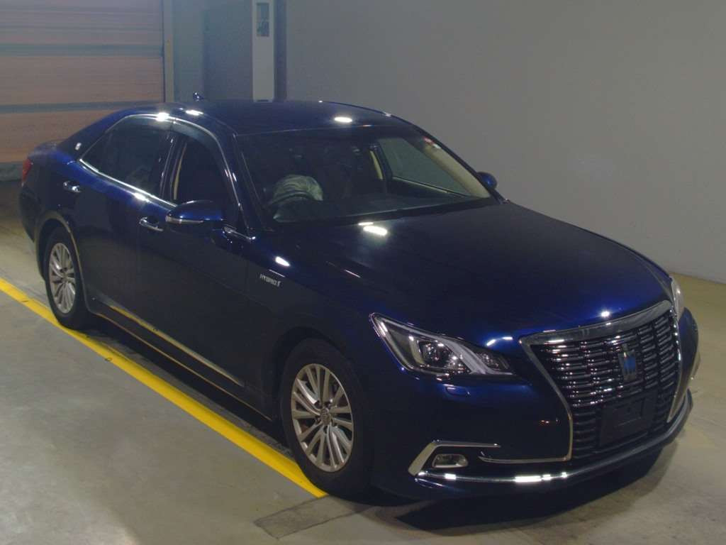 2016 Toyota Crown Hybrid AWS210[2]