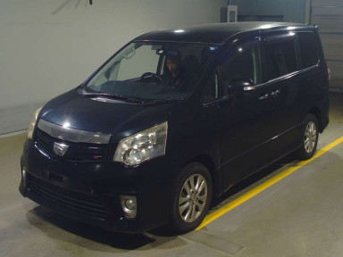 2011 Toyota Noah