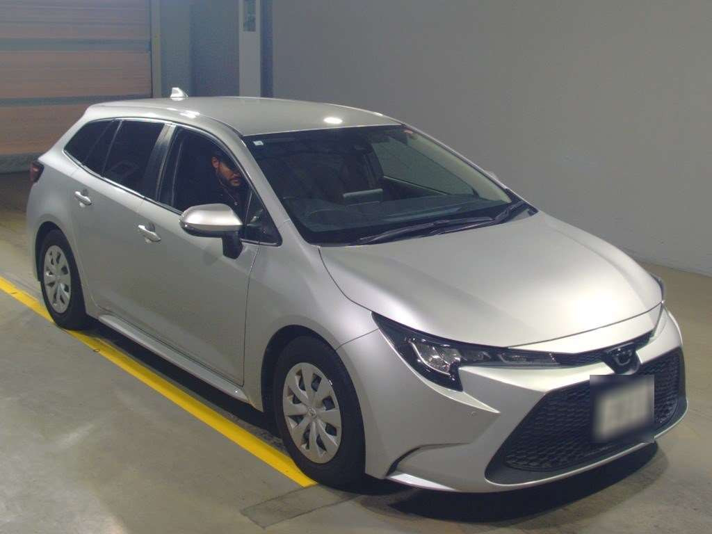 2020 Toyota Corolla Touring Wagon ZRE212W[2]