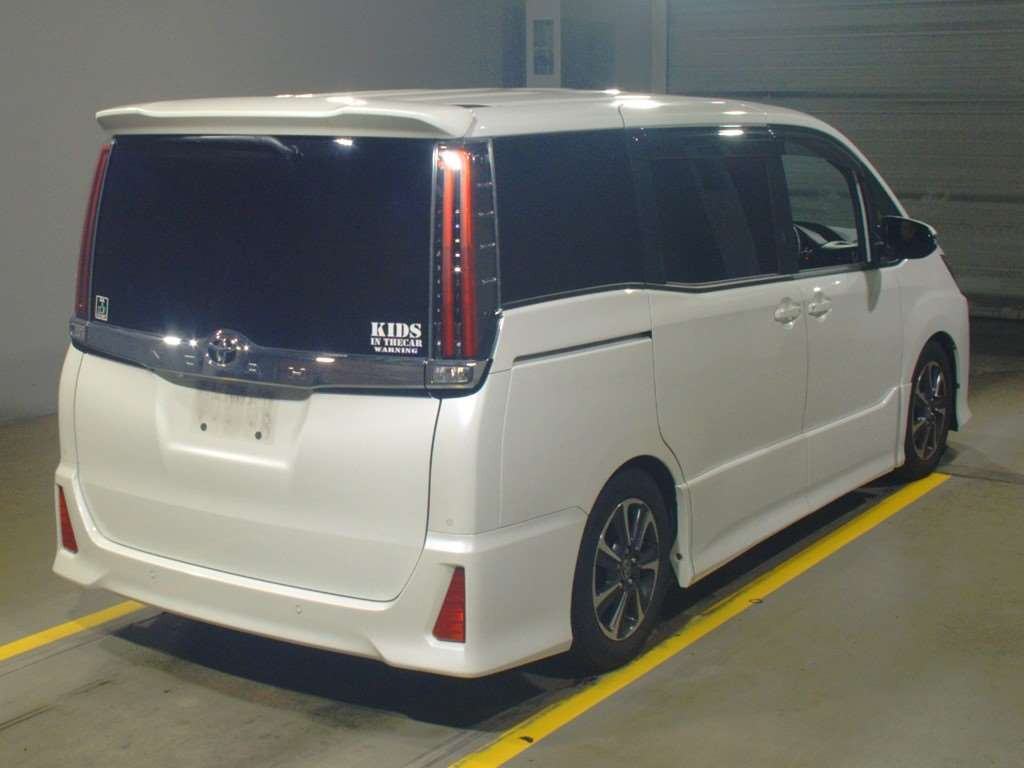 2019 Toyota Noah ZRR80W[1]