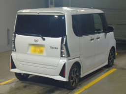 2023 Daihatsu Tanto Custom