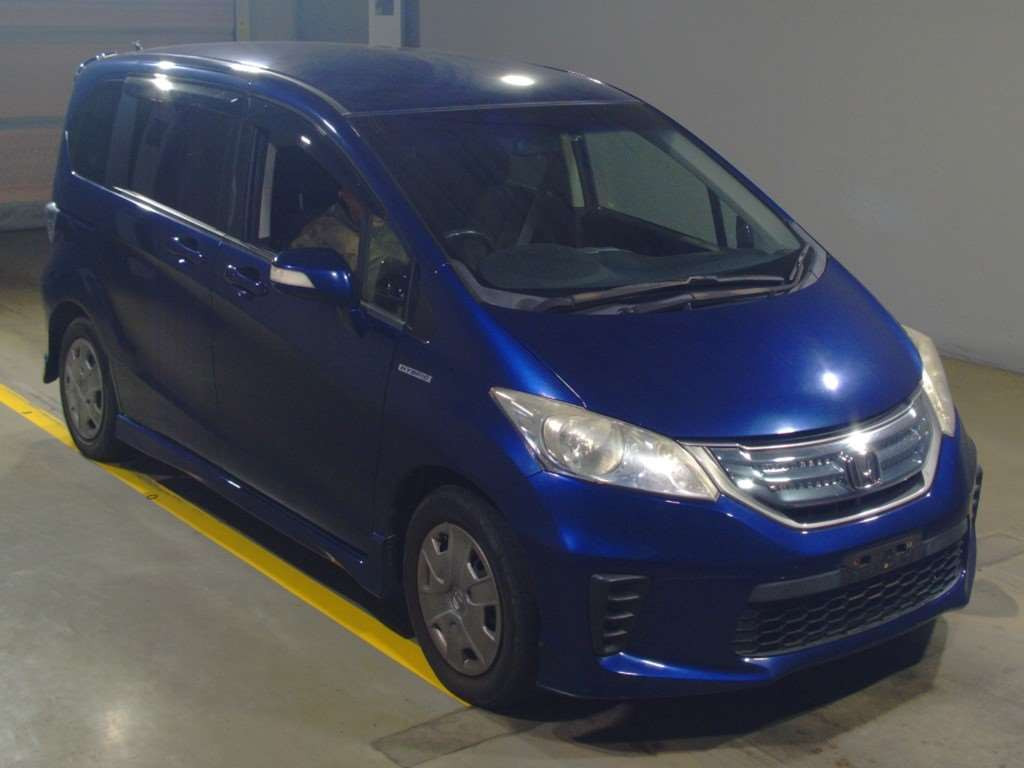 2013 Honda Freed hybrid GP3[2]