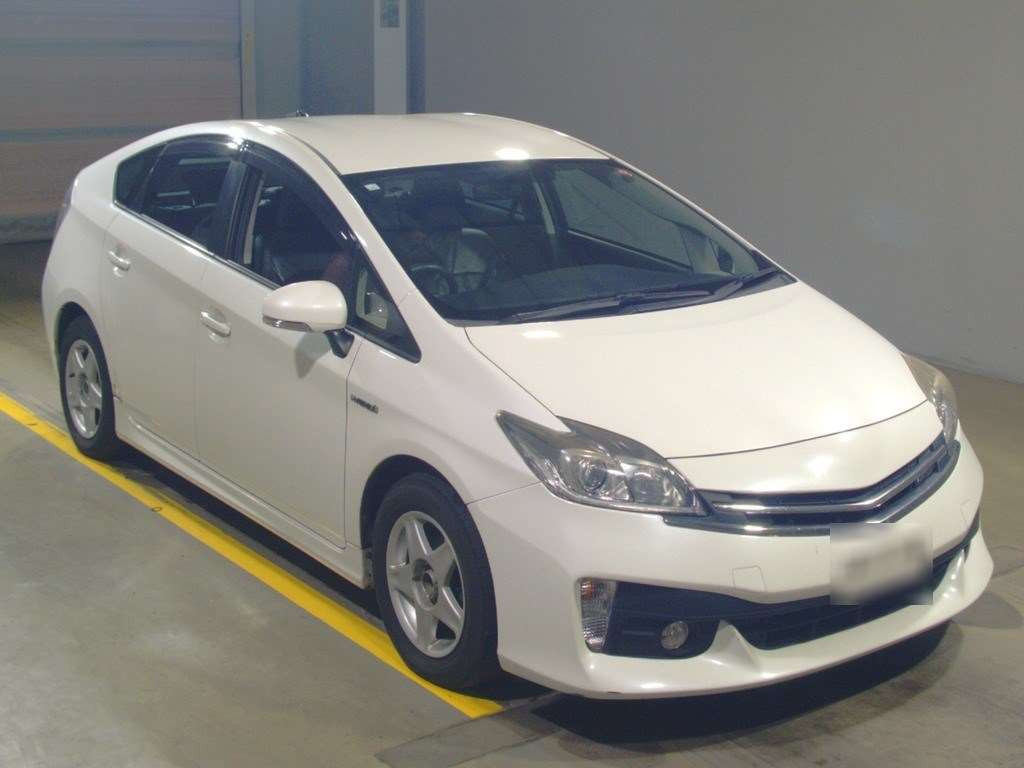 2014 Toyota Prius ZVW30[2]