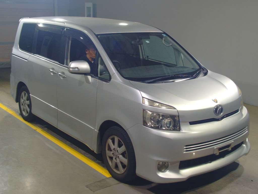 2007 Toyota Voxy ZRR70W[2]