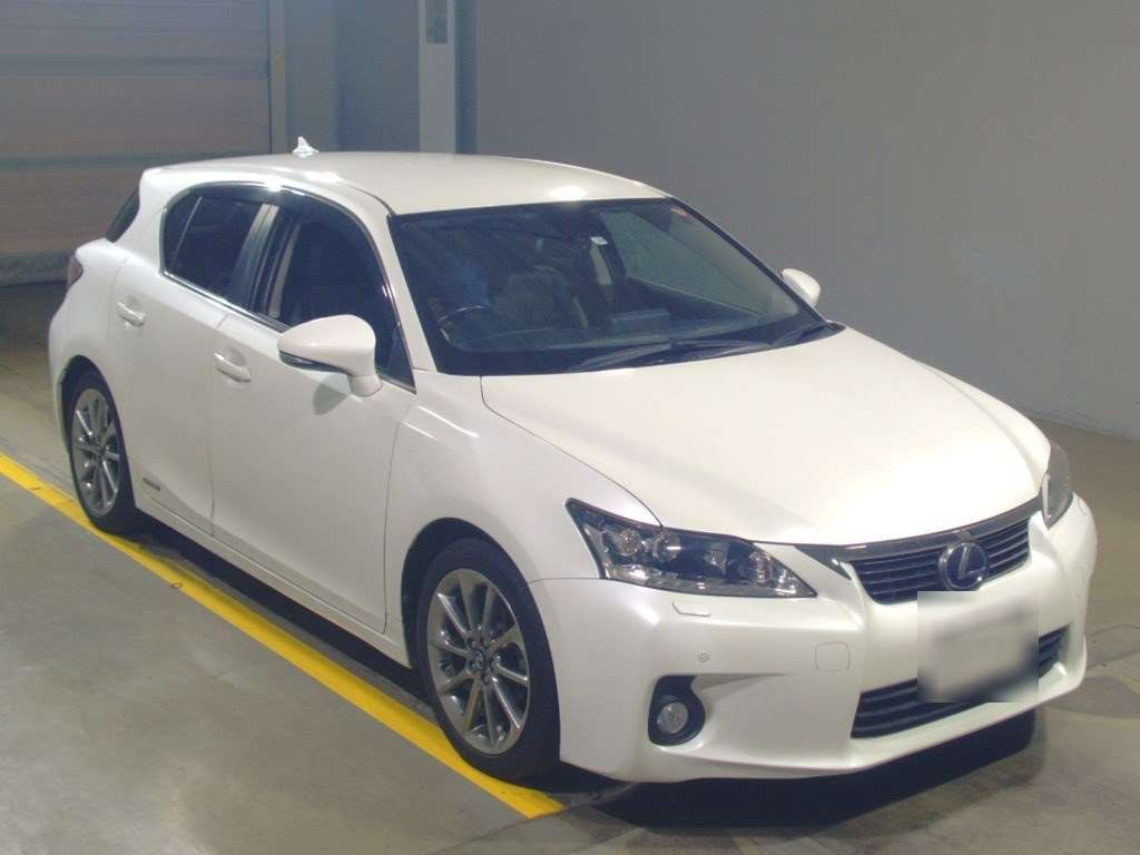 2013 Lexus CT ZWA10[2]