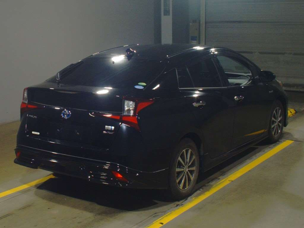 2019 Toyota Prius ZVW55[1]