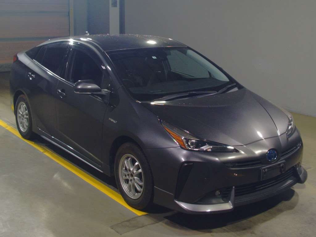 2019 Toyota Prius ZVW55[2]