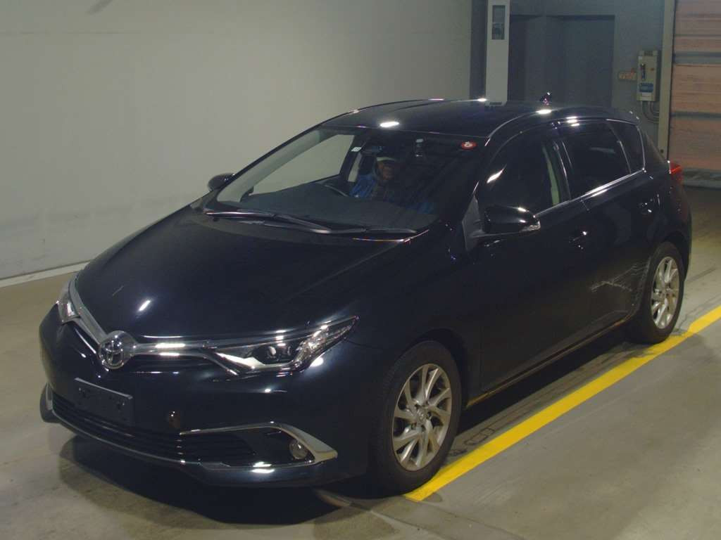 2017 Toyota Auris NZE181H[0]