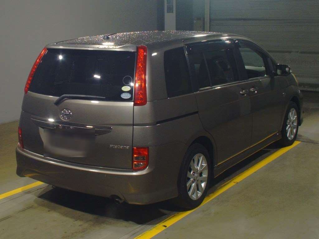 2009 Toyota Isis ANM10W[1]