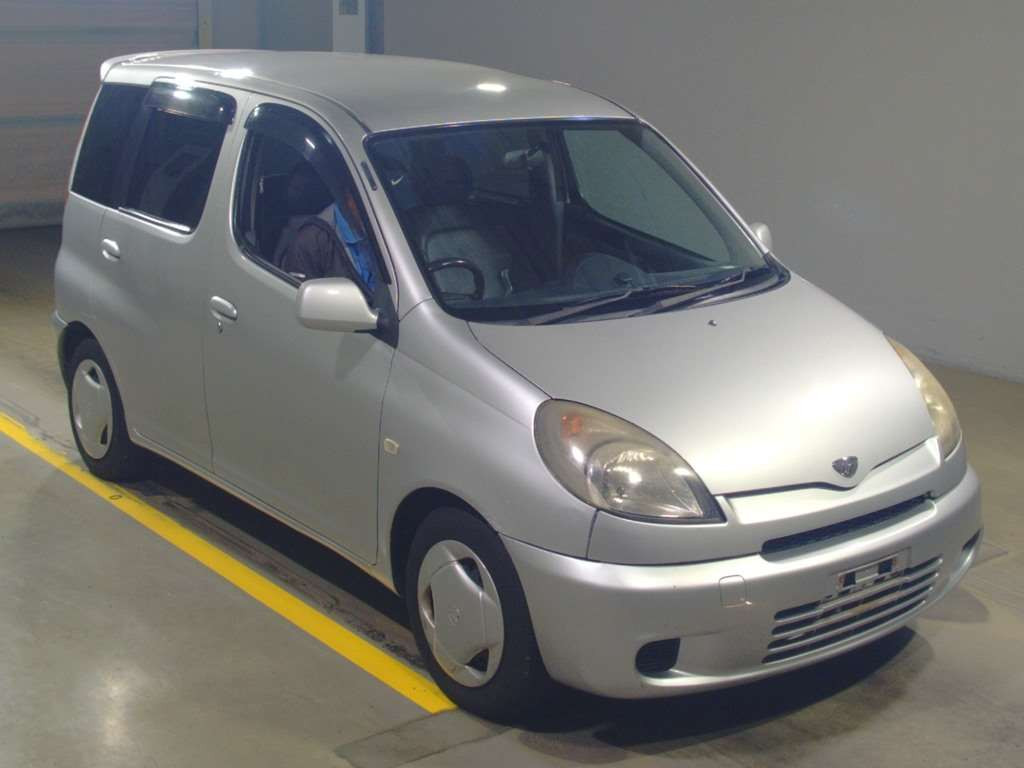 2001 Toyota Fun Cargo NCP21[2]