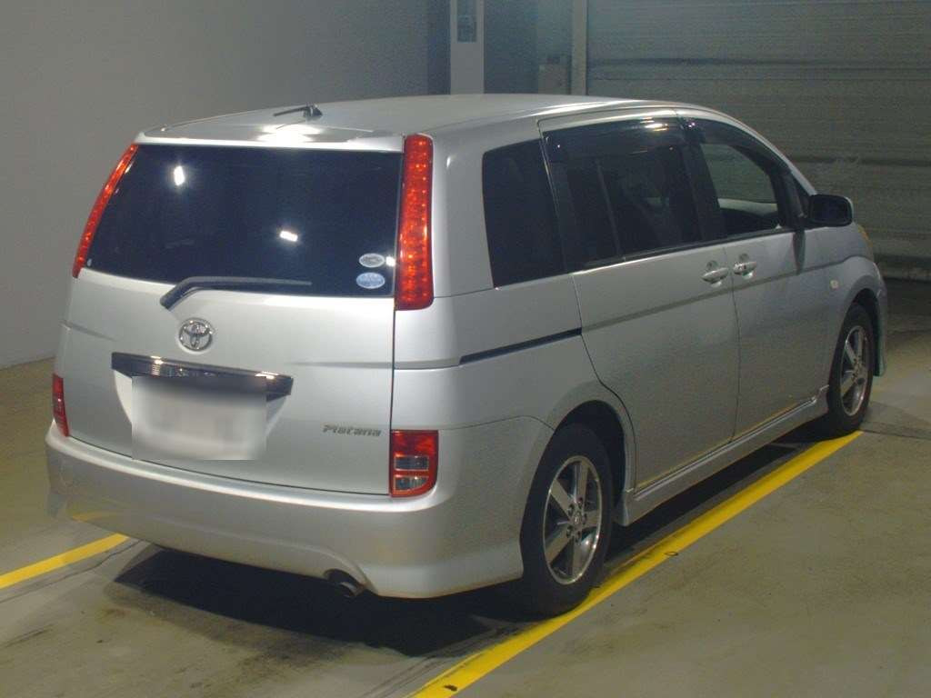 2005 Toyota Isis ZNM10W[1]