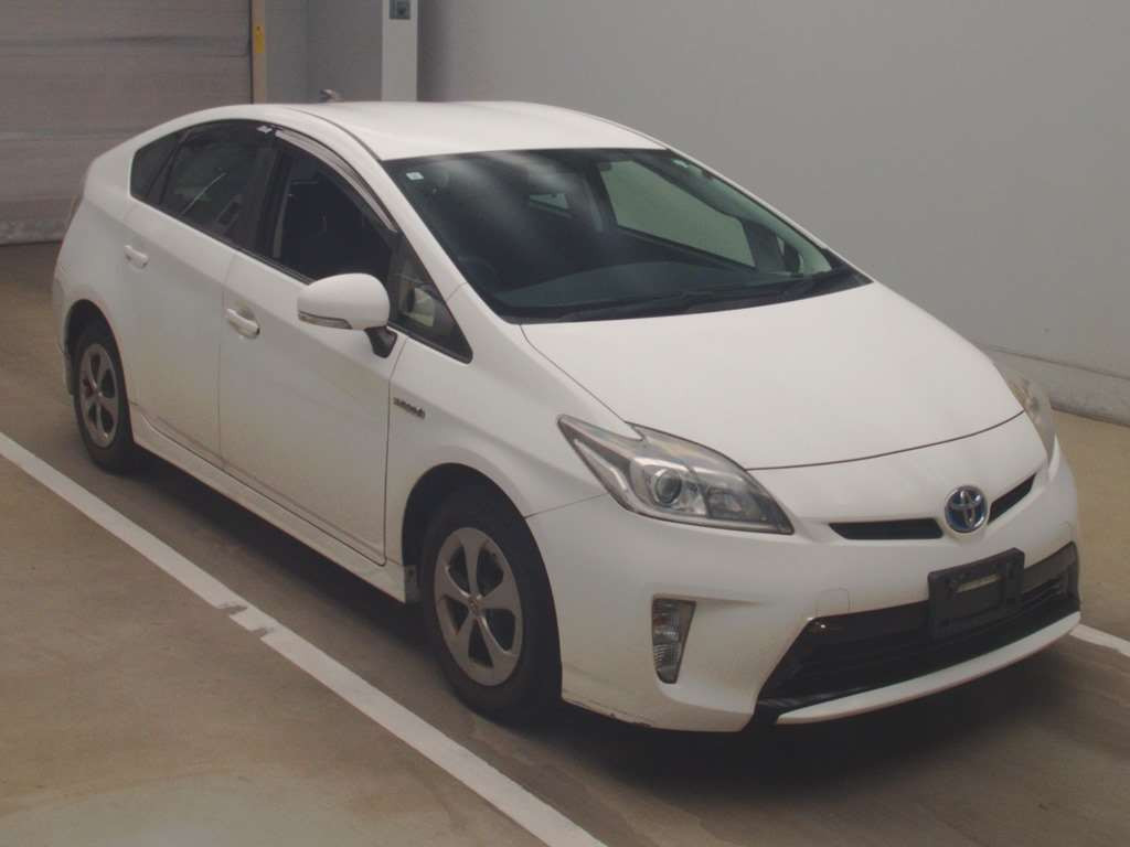 2013 Toyota Prius ZVW30[2]