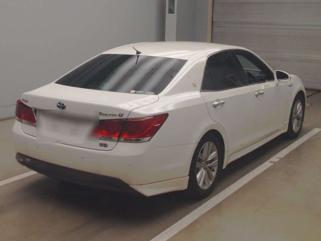 2015 Toyota Crown Hybrid AWS210[1]